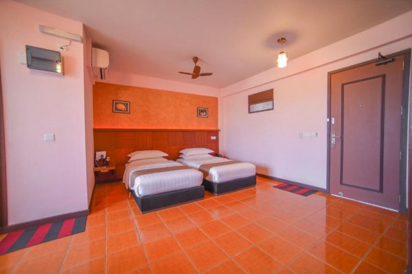 Deluxe Twin Room with Balcony- Rashu Hiyaa
