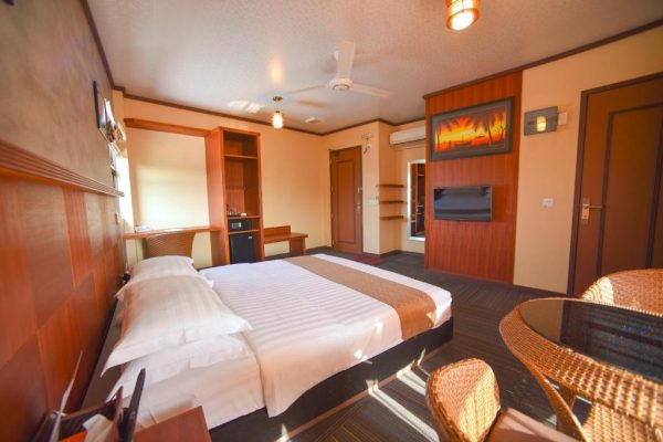 Superior Double Room with Balcony – Rashu Hiyaa