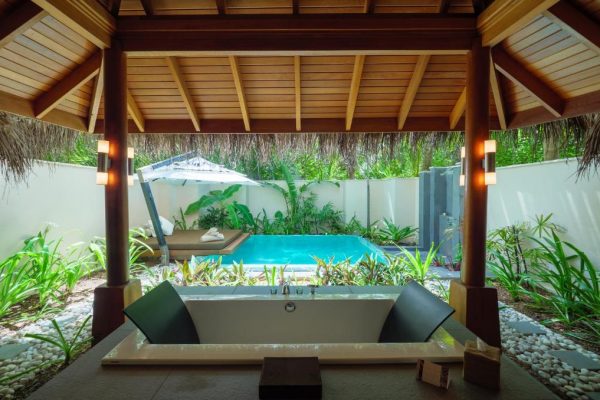 Deluxe Bungalow with pool – Huvafen Fushi