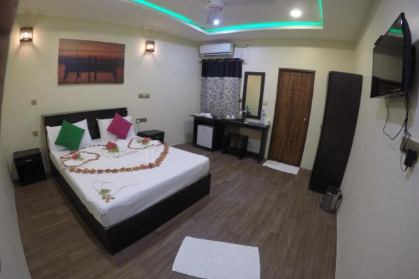 Deluxe Double Room with Snorkeling – Bibee Maldives