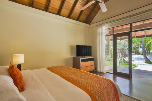 Deluxe Bungalow 2 adults 2 kids – Kurumba Maldives