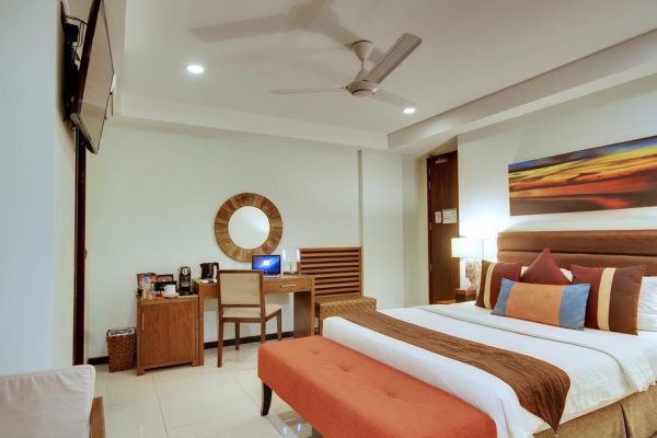 Superior Double Room with Free Return Airport Transfer – The Somerset Hotel