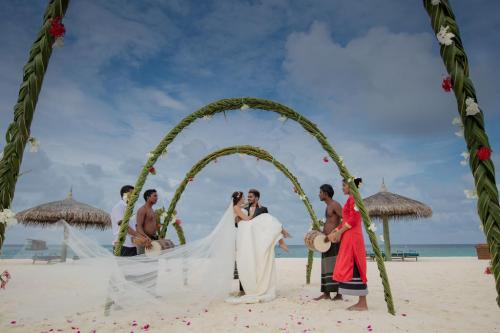 Veligandu Island Resort & Spa-Amazingmaldives (5)